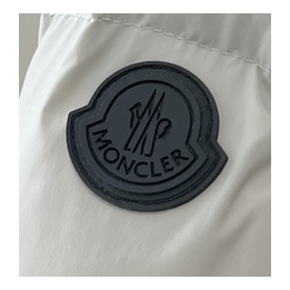 Moncler Colour-Block Down Puffer Jacket with Contrast Hood